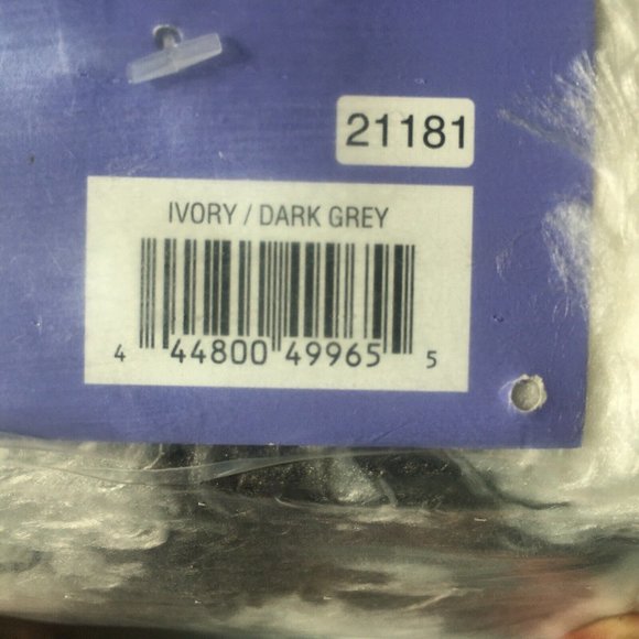 new Wild Sage™ Abigail Diamond 3ft x 5ft Shag Rug with Dark Gray lines on Ivory - Picture 6 of 7